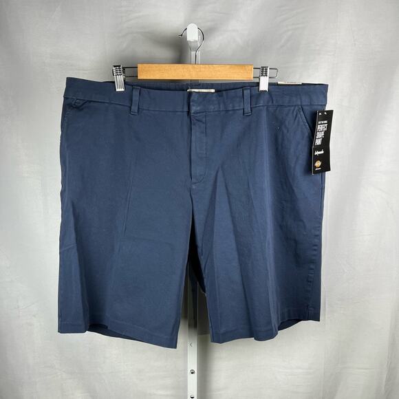 Dickies The Perfect Pant Bermuda Short Straight Navy Blue NEW Size 22 Wo… - Picture 1 of 4